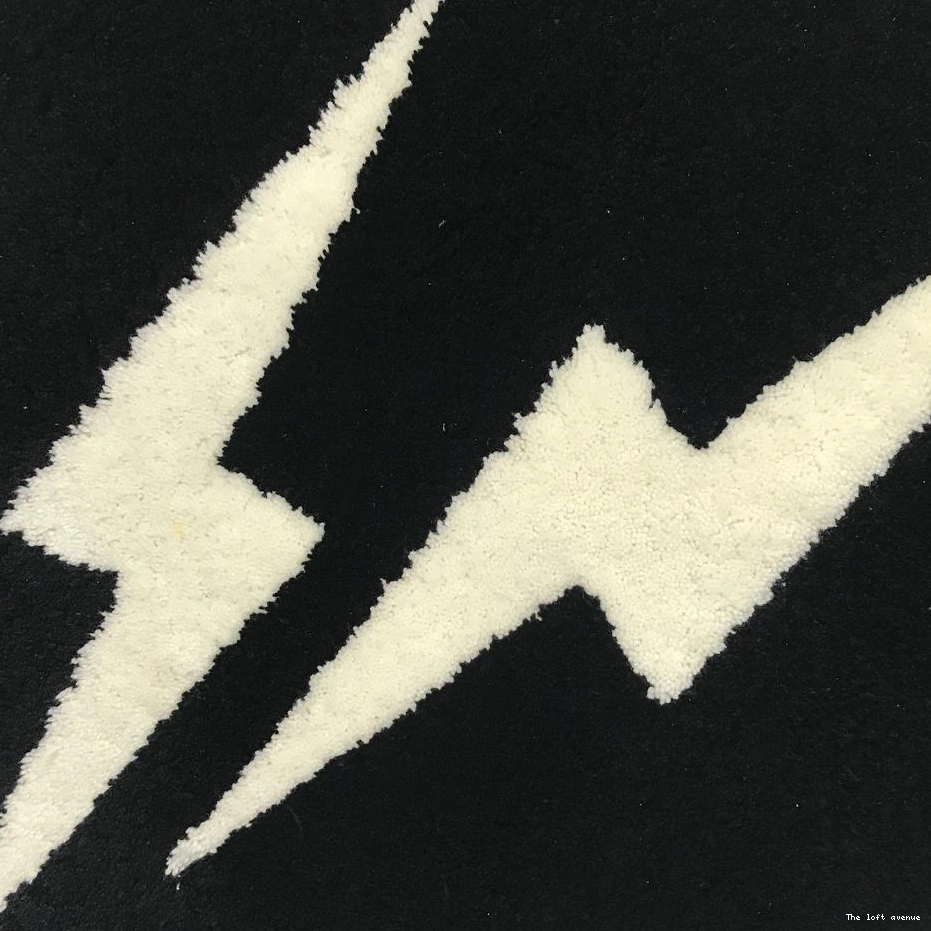 RUG FRAGMENT DESIGN 0818
